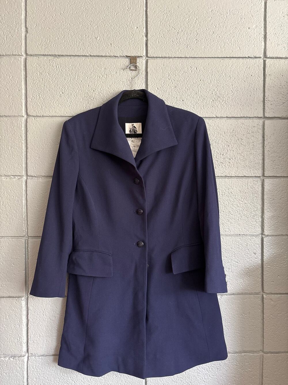 Vintage Lanvin Paris 100% Wool Blazer in Navy Blue size FR42